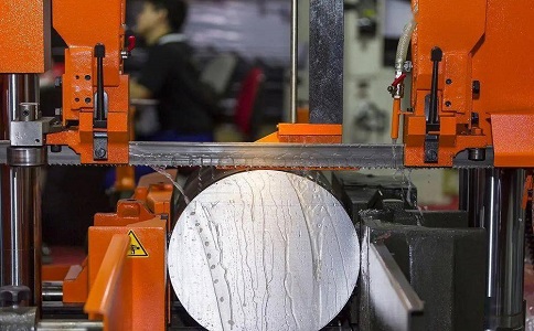 安化立式金属带锯床切削出现跑带故障解决方法！